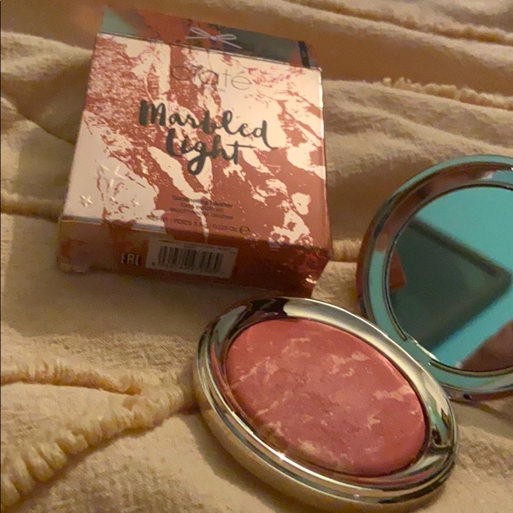 Marbled light Illuminating Blusher